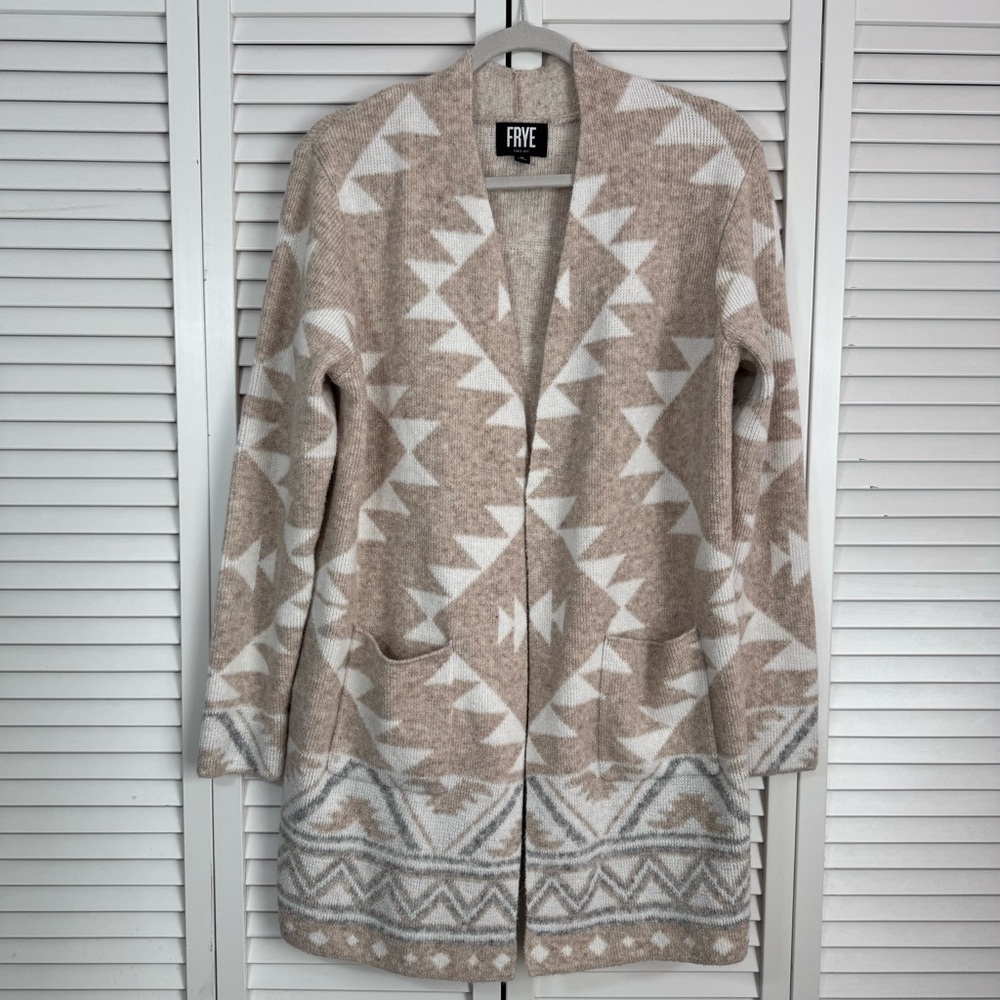 FRYE The Cozy Open Front Cardigan Tan White Western Aztec Nordic Long Medium - Picture 2 of 10